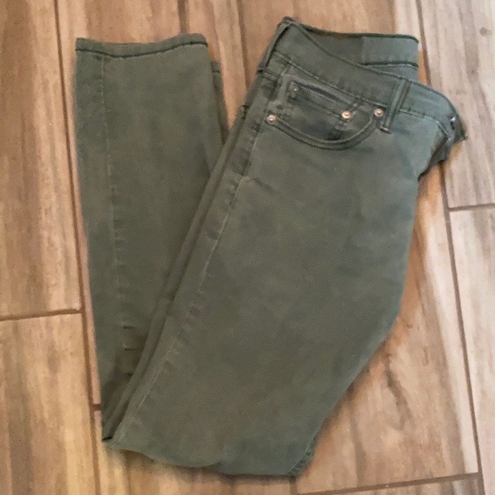 Levi’s 511 olive chinos